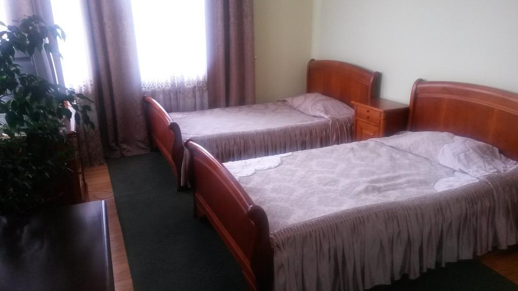 Marlen Hotel Rivne Exteriör bild